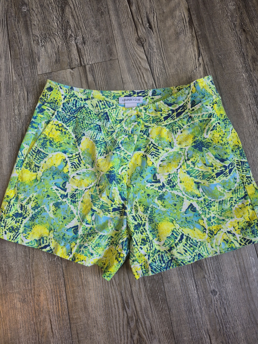 Juniper + Lime High-Waist Floral Print Shorts in Yellow-Green